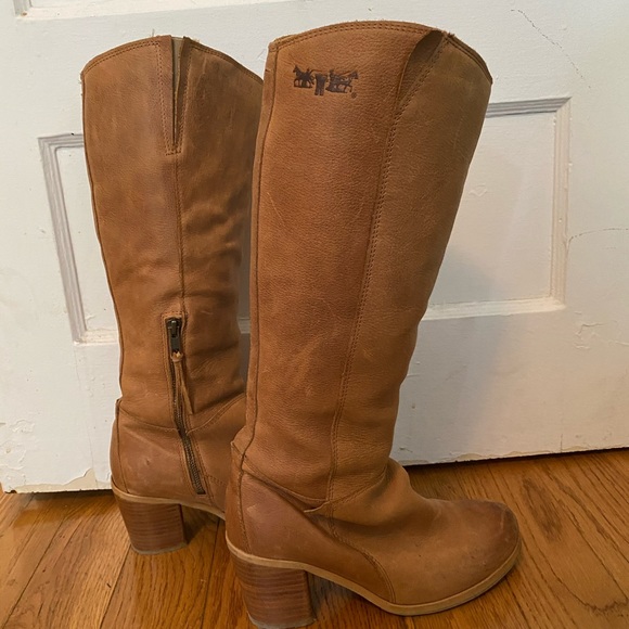 LEVI’S Heeled Boots - Picture 1 of 5